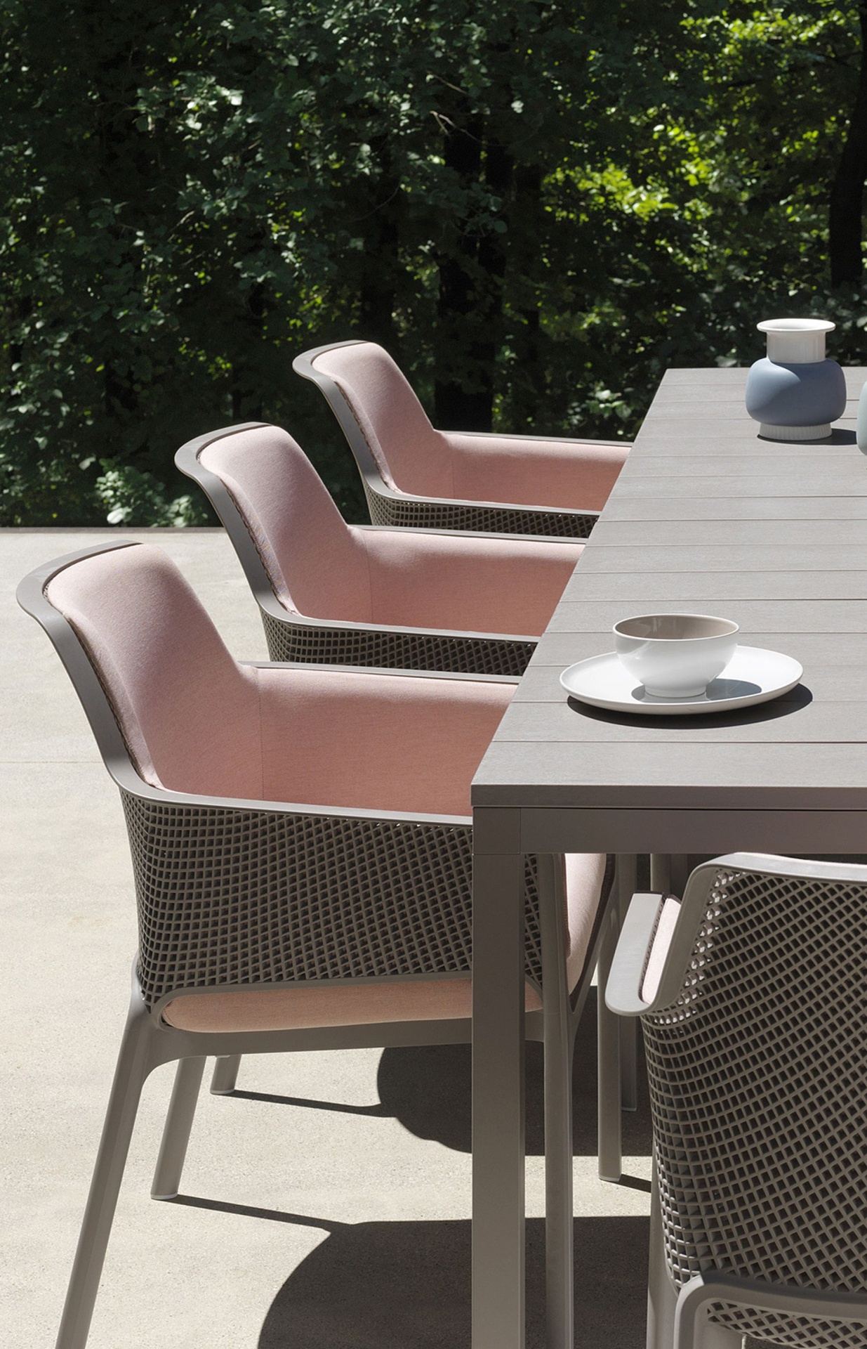 Ensemble de jardin avec une table extensible taupe RIO 140/210 cm et 8 chaises NET relax avec coussin  - NARDI