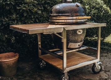 Barbecue au charbon de bois avec chariot de couleur noir Monolith LeChef Pro-series 2.0