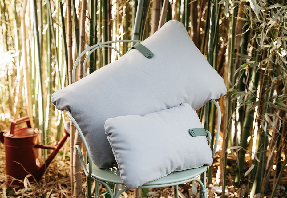 Coussin d'extérieur FERMOB - 44x30 cm - Color MIX vert eucalyptus