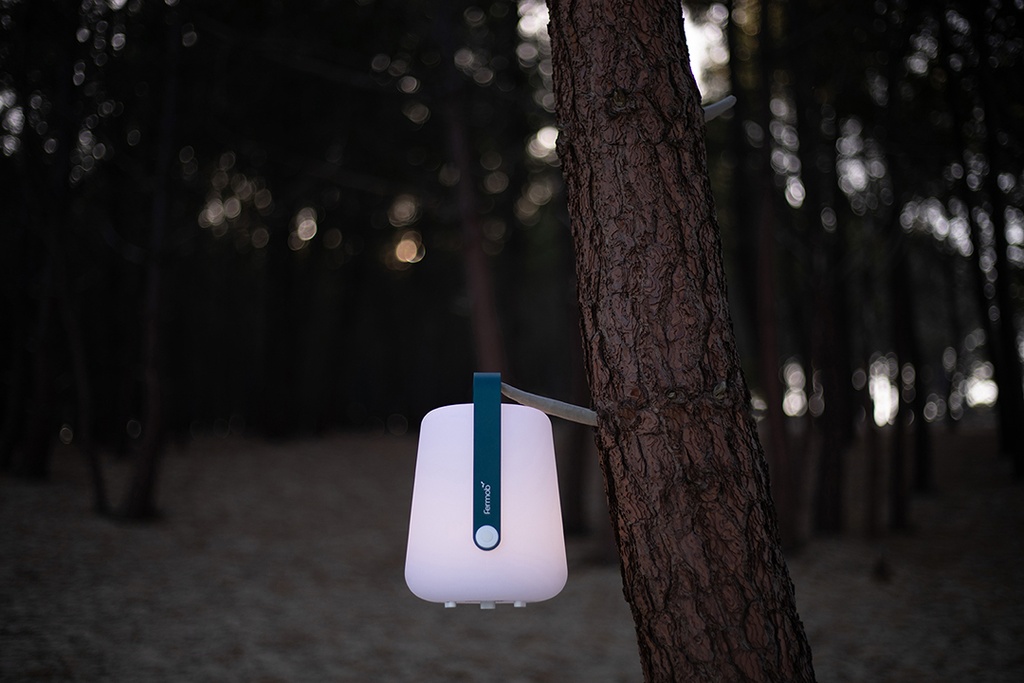 Lampe BALAD FERMOB H.25 cm - cerise noire - Design: Tristan LOHNER