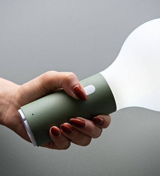 Lampe H.24 cm APLO gris argile - FERMOB Design: Tristan Lohner