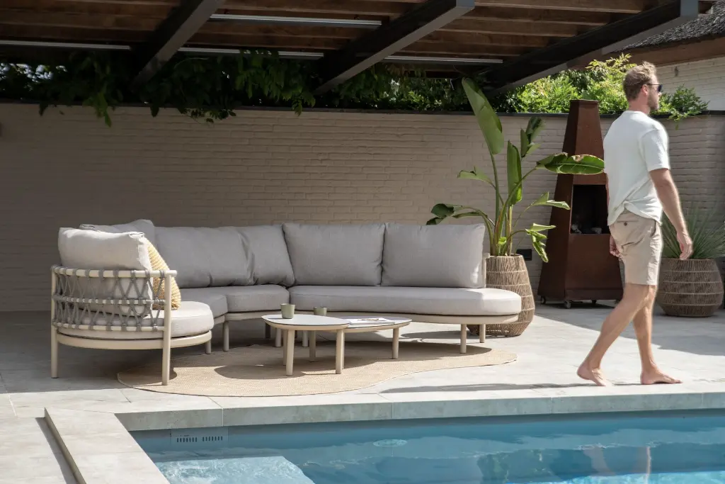 Piacenza lounge set with Monroe table - models 04.webp