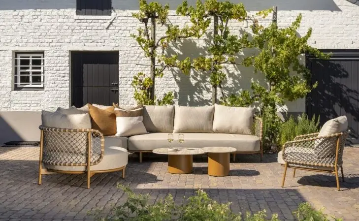 MARTINIQUE - Salon de jardin en aluminium couleur "Ambre" de 4 seasons outdoor 