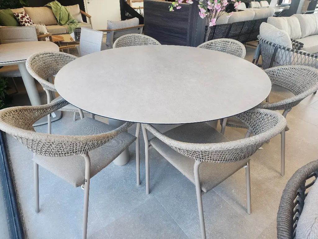 Ensemble de jardin Donato-Sienna - couleur "latté" de la marque TASTE 4 seasons outdoor