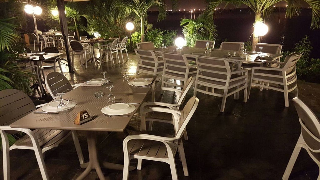[NARDI-40082.10.000] Table bistrot CLIP 80 taupe – Table carrée en résine fiberglass – Nardi Outdoor