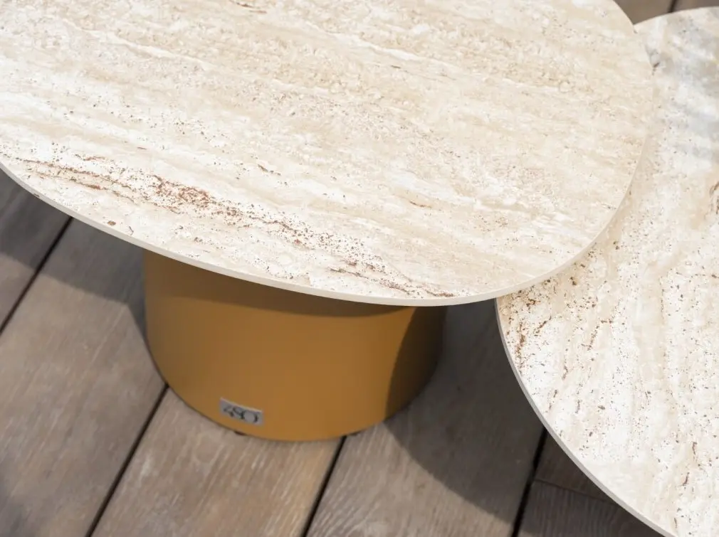 SOFIE - Table basse en aluminium couleur "ambre" et le plateau en céramique 70x80x30cm - 4seasons outdoor 