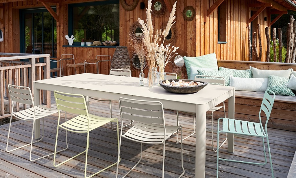 Chaise SURPRISING en métal de FERMOB, 1225, SURPRISING, CHAISE