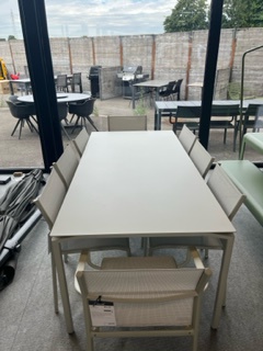[FERMOB-8740A5 8701A5 8702A5] Ensemble de jardin en aluminium gris argile - CALVI - CADIZ avec 8 chaises - FERMOB, CADIZ, 8701A5, 8702A5, 8740A5, CALVI