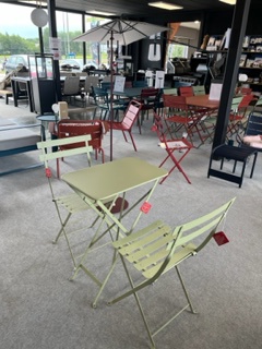 [FERMOB-010165 603465] Ensemble de jardin en acier vert tilleul - BISTRO avec 2 chaises - FERMOB, BISTRO, 010165, 603465